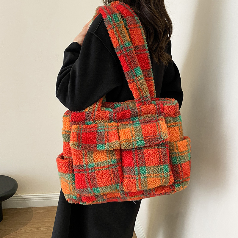 Women'S Tote Bags Designer - Kadınlar için kuzu postu tote çantalar